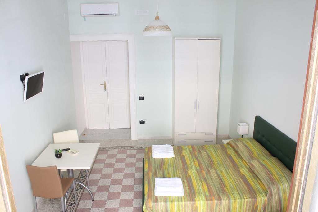 Bed & Breakfast San Francesco Salerno Bilik gambar